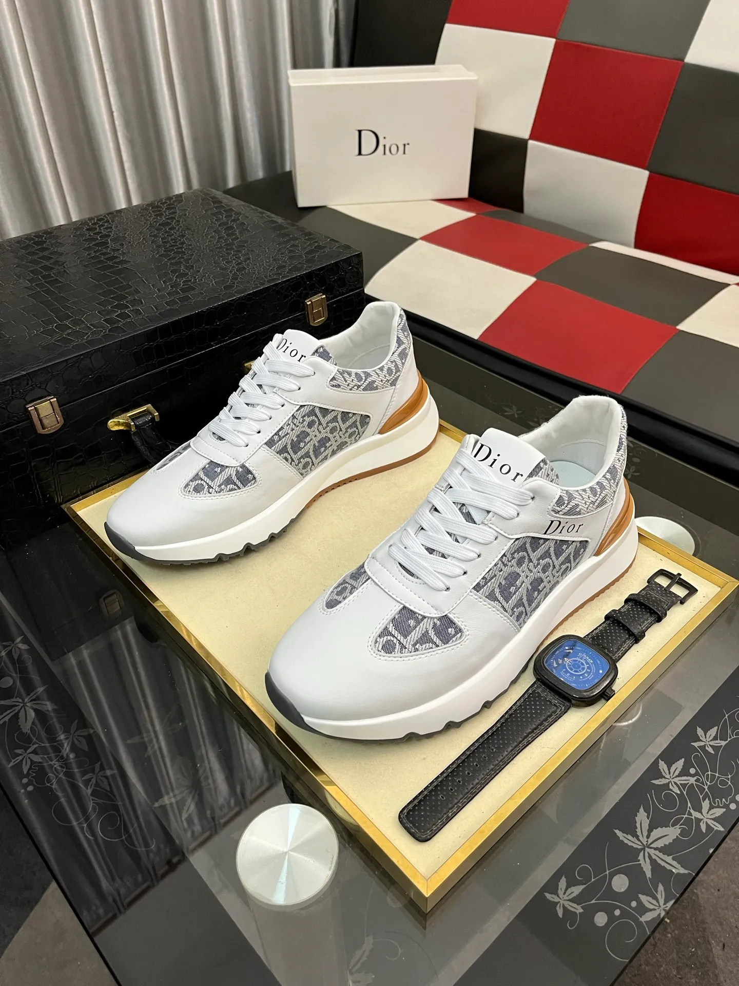 Men's Men's Shoes 💰458⌚️⌚️Dior [Dior] men's casual and trendy shoes are on the market! Strong British fashion style, the upper is made of nubuck leather with printed fabrics, comfortable pigskin lining, and original molded outsole. Designed by European and American masters, the perfect shape creates high quality, super versatile and very comfortable. High-end without losing taste, fashionable and novel! Code number: 38～443️⃣Colors available